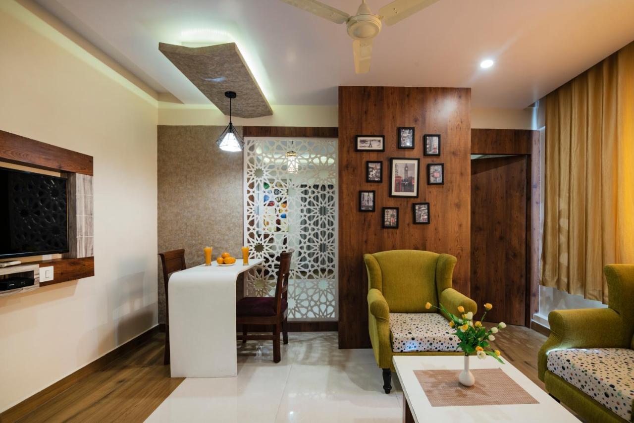 Hotel Monarch International Bangalore Buitenkant foto