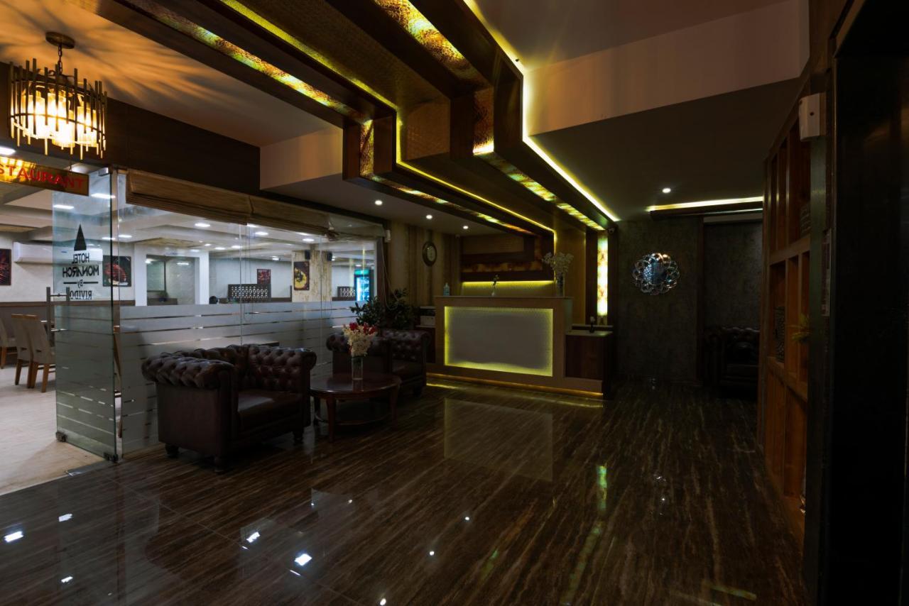 Hotel Monarch International Bangalore Buitenkant foto