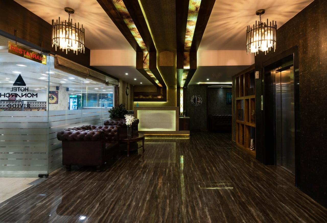 Hotel Monarch International Bangalore Buitenkant foto