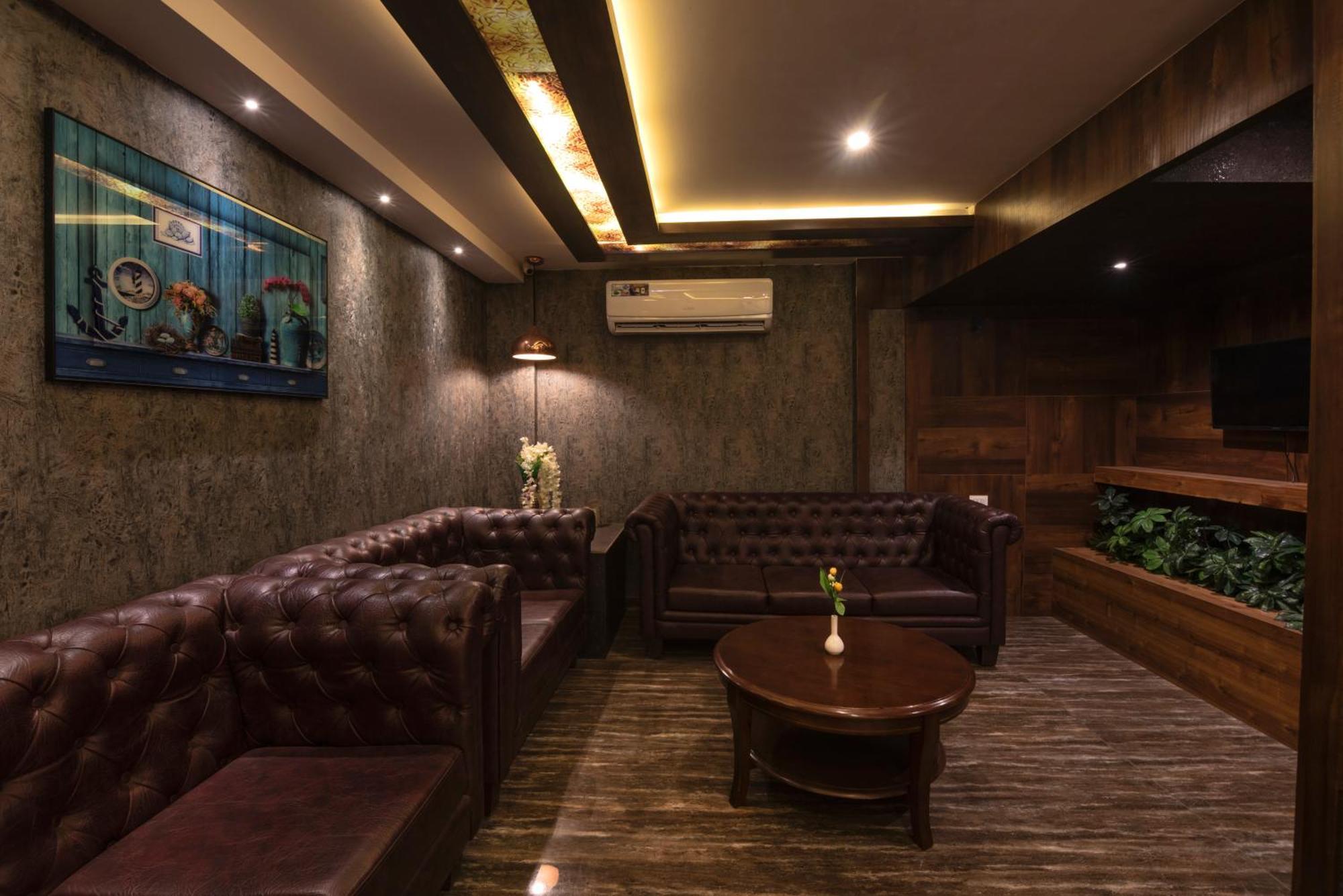 Hotel Monarch International Bangalore Buitenkant foto