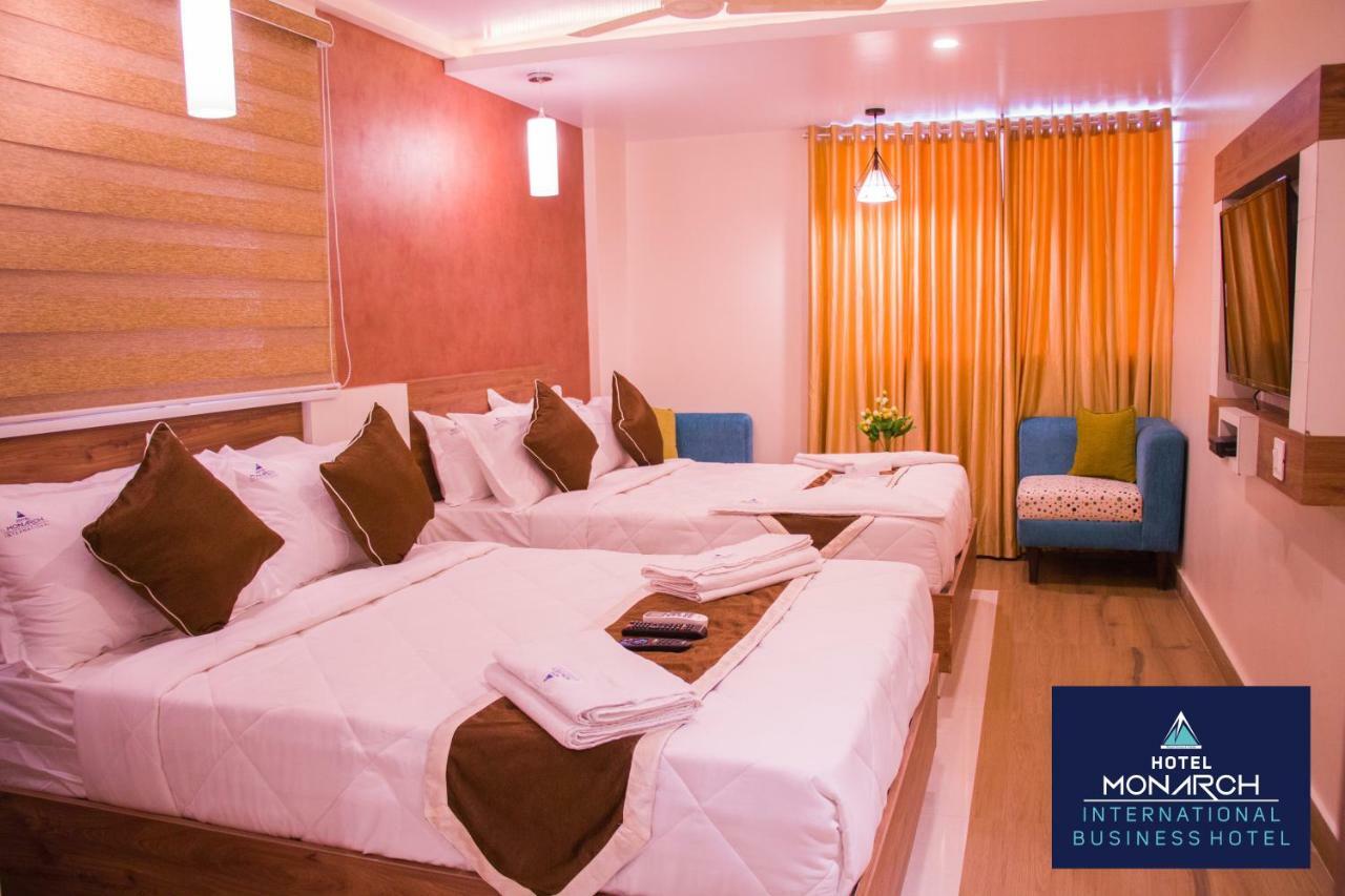 Hotel Monarch International Bangalore Buitenkant foto