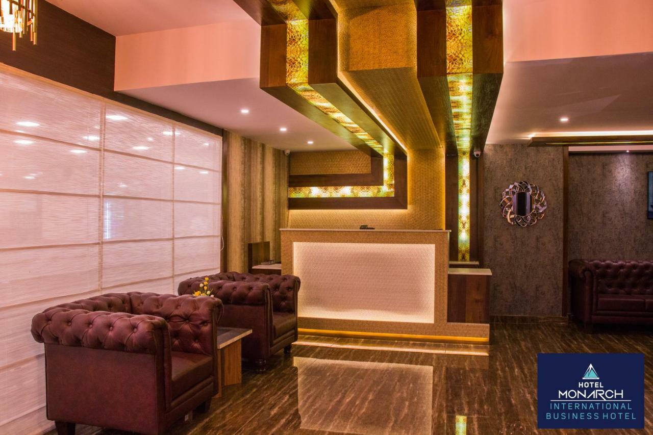 Hotel Monarch International Bangalore Buitenkant foto
