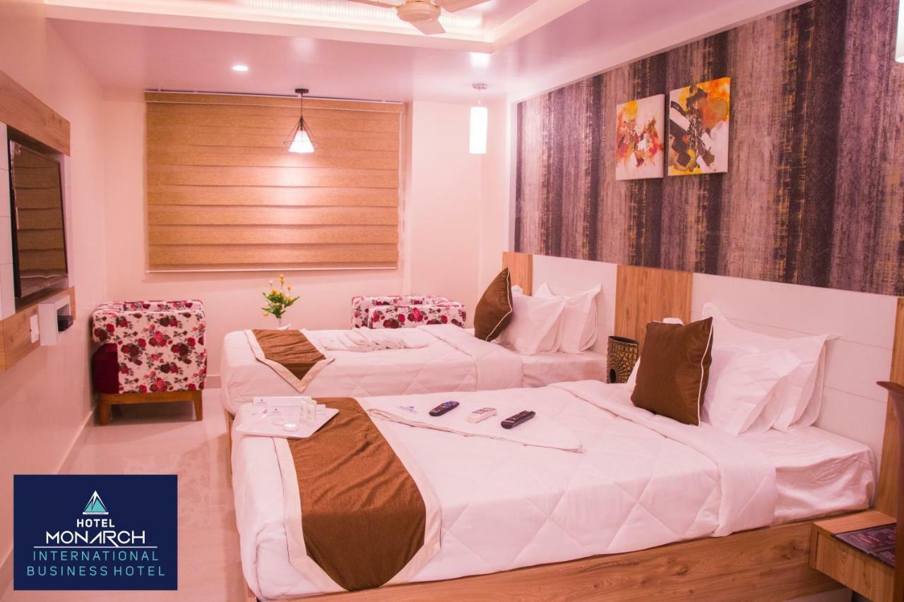 Hotel Monarch International Bangalore Buitenkant foto