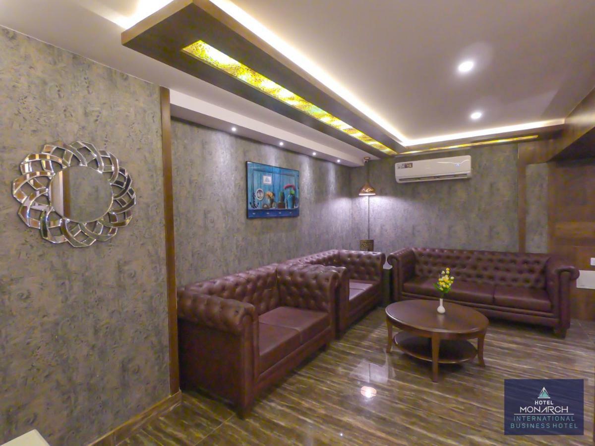 Hotel Monarch International Bangalore Buitenkant foto