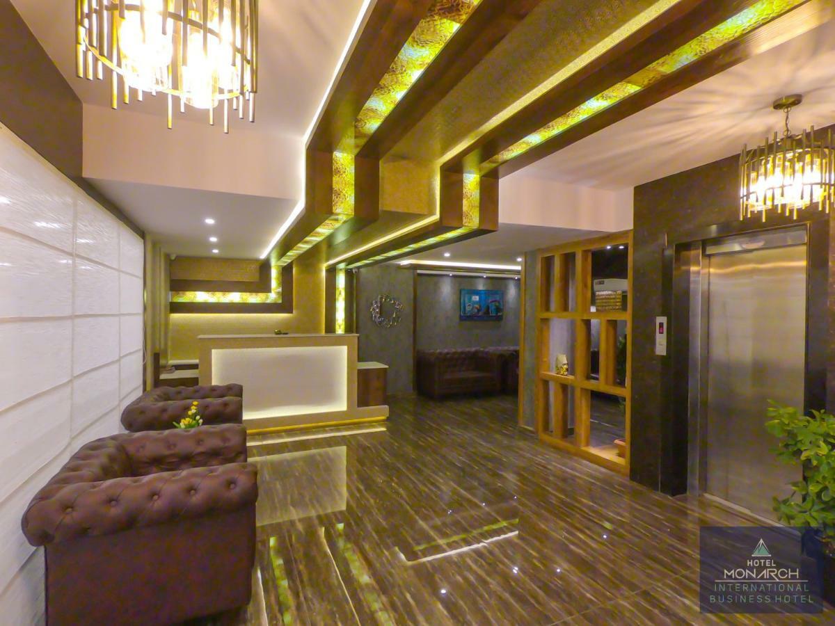 Hotel Monarch International Bangalore Buitenkant foto